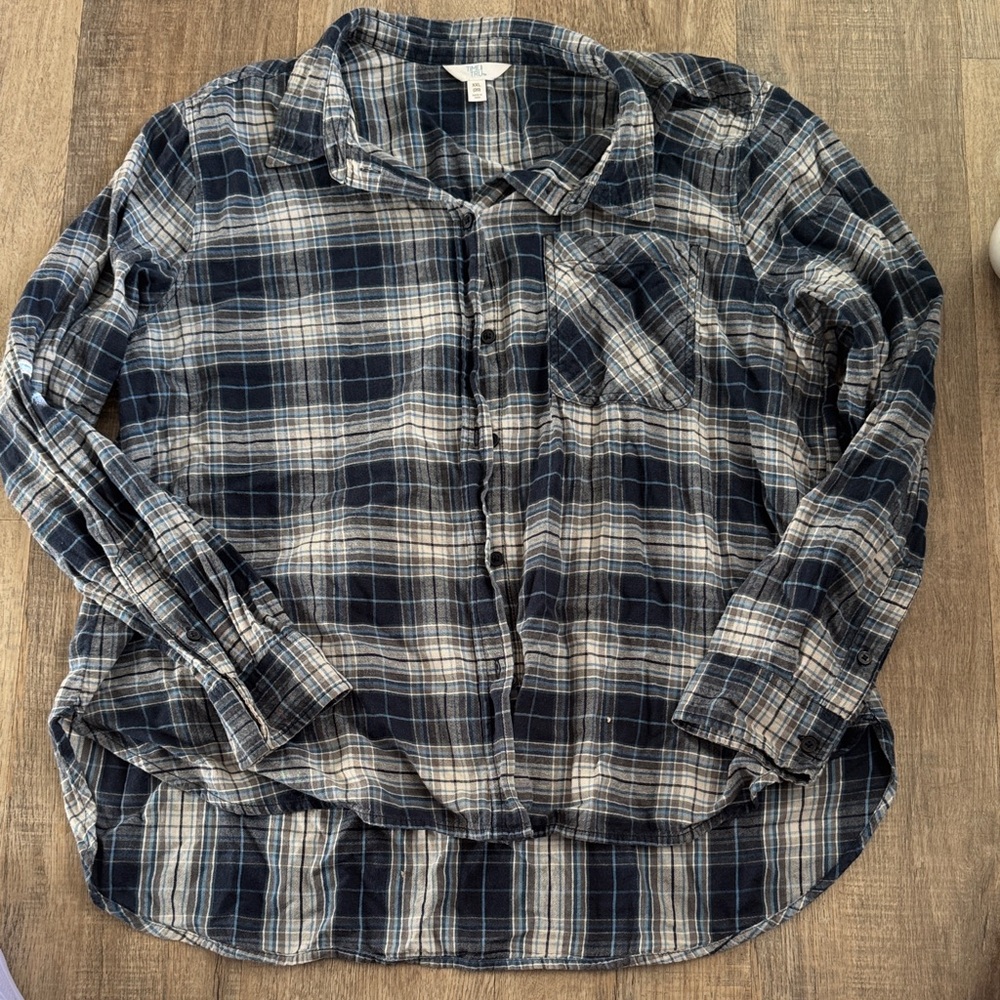 Time and Tru Women's Black and White Plaid Button Down Shirt